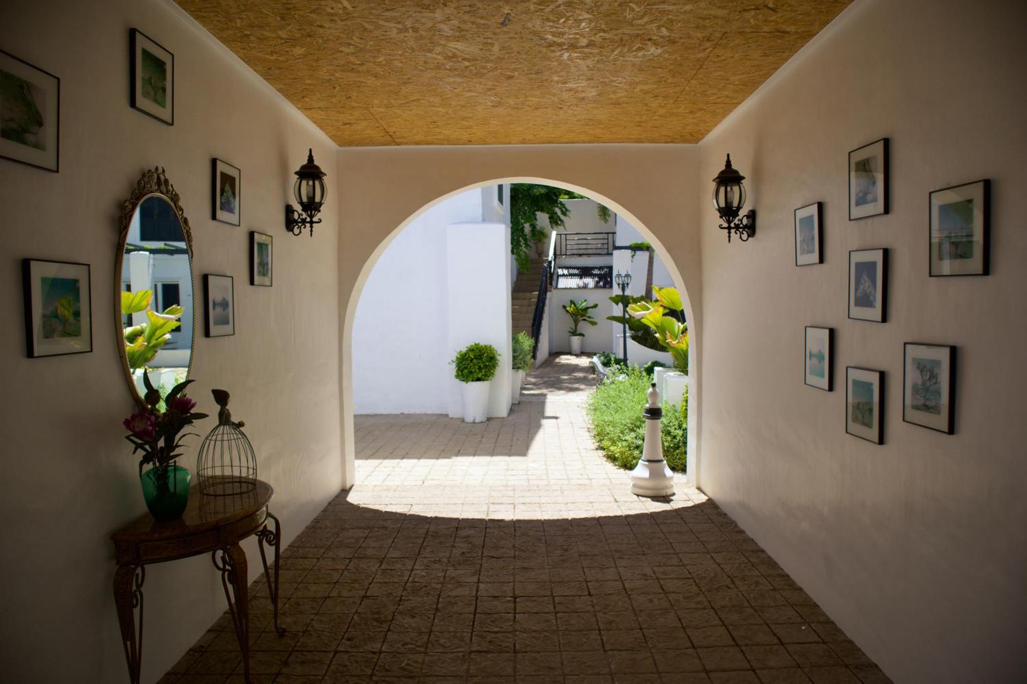 Milky Bay Resort Bantaj Kültér fotó